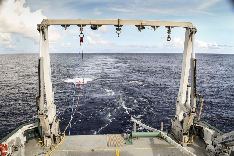 The bubble created by the seismic source expands behind R/V Falkor.