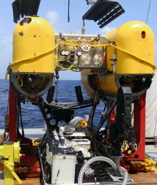 All dressed up and no place to go: Nereus with a basket full of sampling gear, ready for the dive that didn’t (yet) happen.