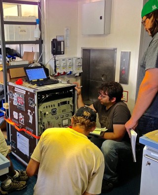 Installing the gravimeter in the main lab