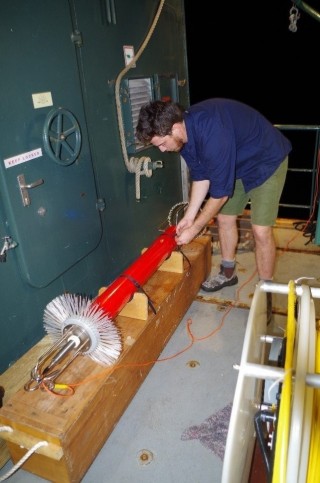 Matt Rayson secures the equipment (TurboMAP) after a long day of sampling. 