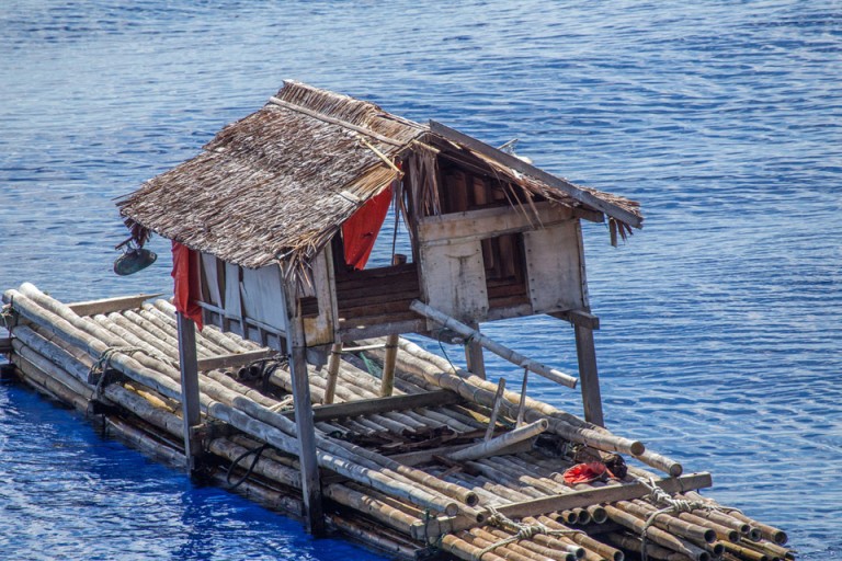 2nd FAD house boat encountered, in much worse shape. 