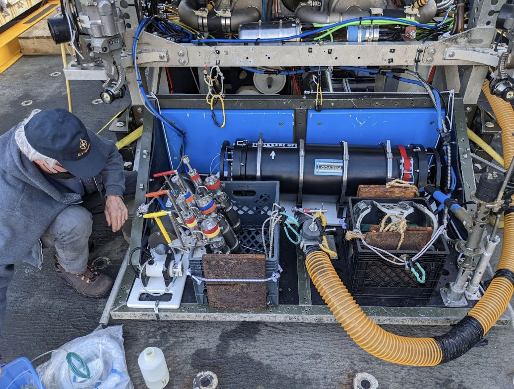 In Search of Hydrothermal Lost Cities - Schmidt Ocean Institute