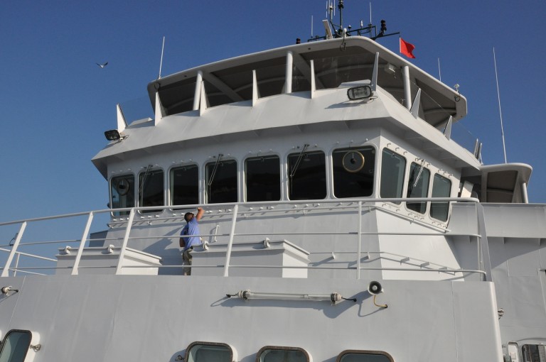 The R/V Falkor taking scientists to the science.