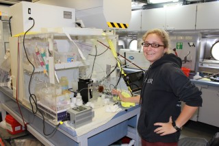 University of Hawaii graduate student Gabi Weiss sets up the wet lab and runs some preliminary experiments in preperation for Loihi. 